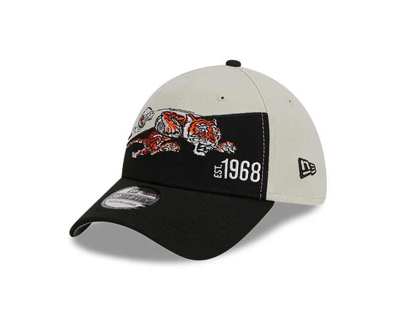 Cincinnati Bengals New Era 2023 Historic Sideline 39THIRTY Flex Hat - Cream/Black - Pro League Sports Collectibles Inc.