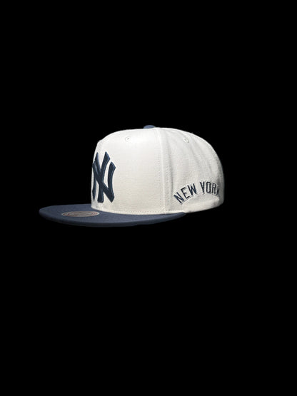 New York Yankees Mitchell & Ness Two-Tone Legendary Original Fit Snapback Hat - Navy/White