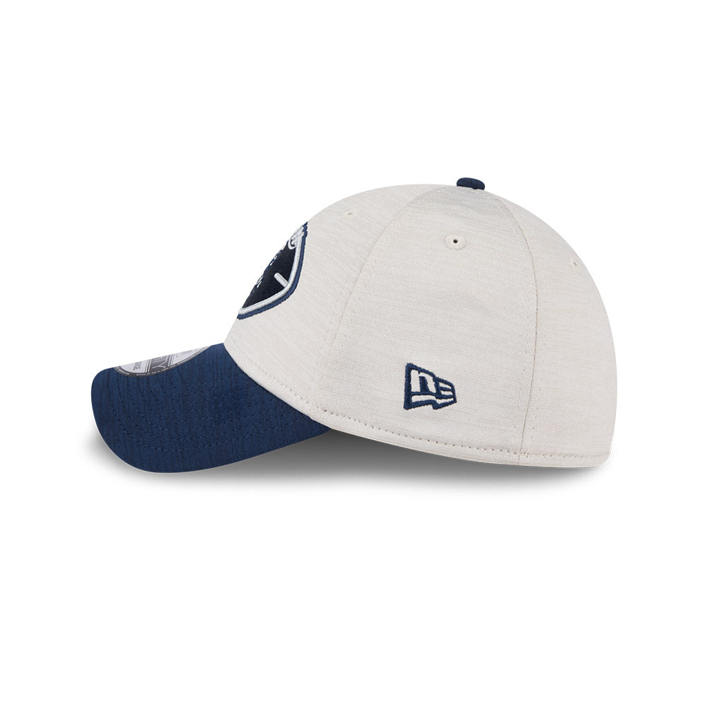 Dallas Cowboys New Era 2024 Sideline Historic 39THIRTY Flex Hat - Stone/ Navy - Pro League Sports Collectibles Inc.