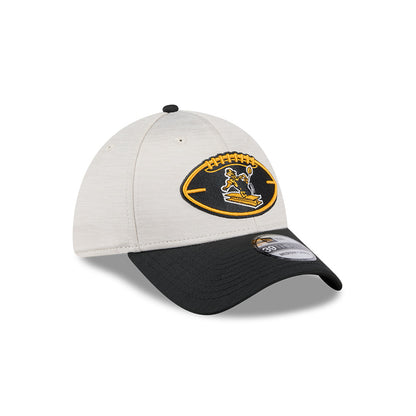 Pittsburgh Steelers New Era 2024 Sideline Historic 39THIRTY Flex Hat - Stone / Black - Pro League Sports Collectibles Inc.