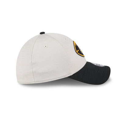 Pittsburgh Steelers New Era 2024 Sideline Historic 39THIRTY Flex Hat - Stone / Black - Pro League Sports Collectibles Inc.