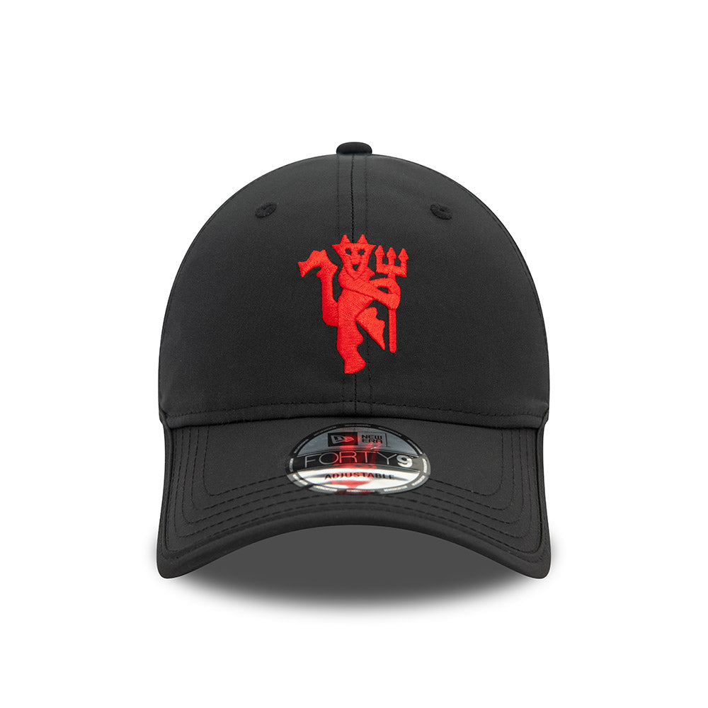 Manchester United New Era Black / Red 9FORTY Adjustable Hat - Pro League Sports Collectibles Inc.