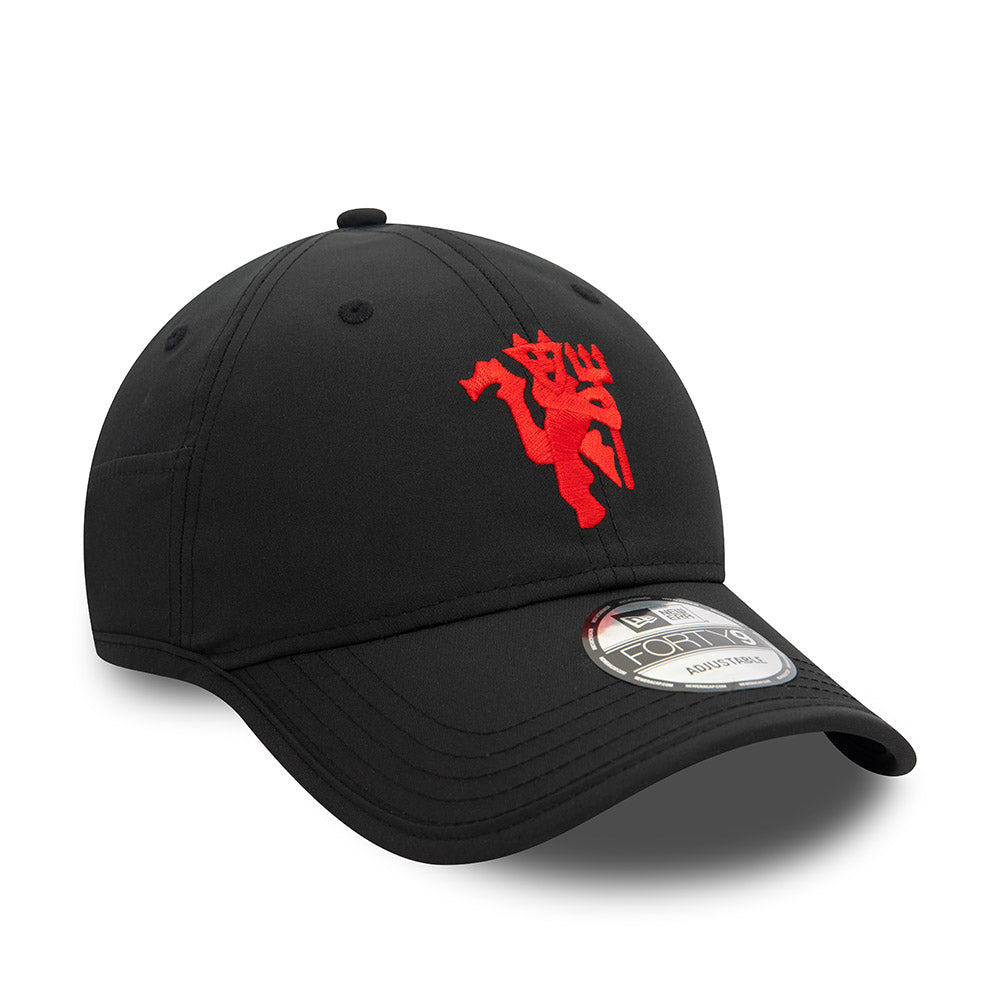 Manchester United New Era Black / Red 9FORTY Adjustable Hat - Pro League Sports Collectibles Inc.