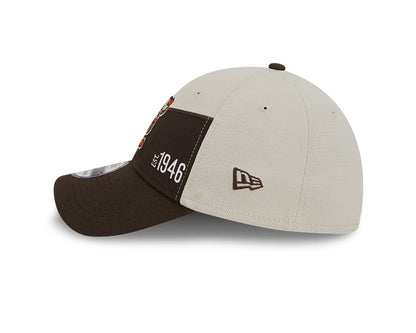 Cleveland Browns New Era 2023 Historic Sideline 39THIRTY Flex Hat - Cream/Brown - Pro League Sports Collectibles Inc.