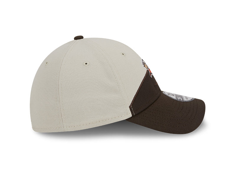 Cleveland Browns New Era 2023 Historic Sideline 39THIRTY Flex Hat - Cream/Brown - Pro League Sports Collectibles Inc.