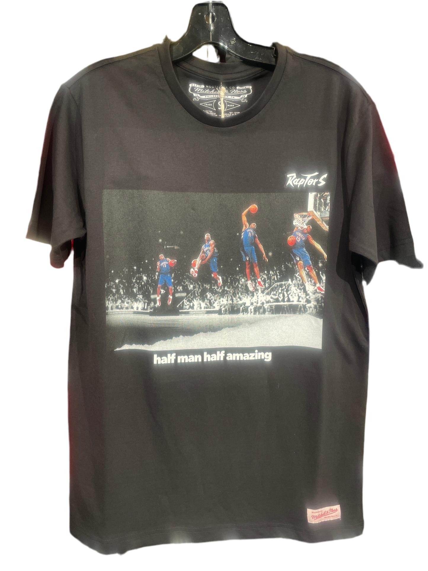 Vince Carter Toronto Raptors Black Hardwood Classic Dunk T-Shirt - Pro League Sports Collectibles Inc.