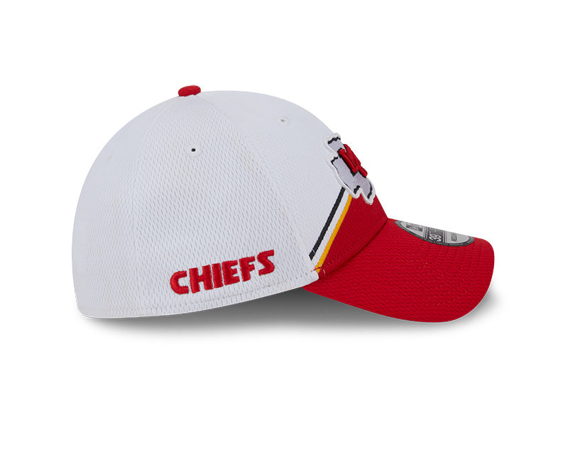 Kansas City Chiefs New Era 2023 Sideline 39THIRTY Flex Hat - White/Red - Pro League Sports Collectibles Inc.