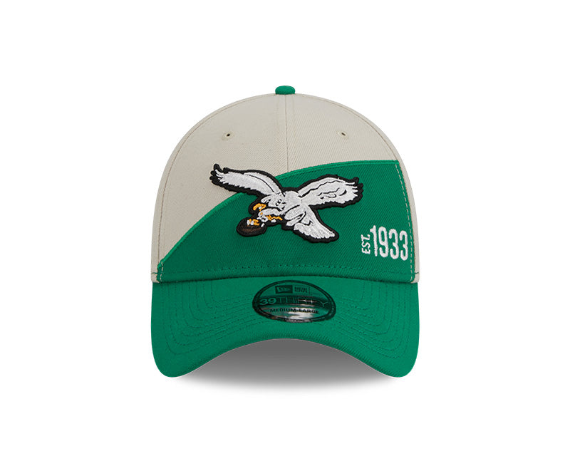 Philadelphia Eagles New Era 2023 Historic Sideline 39THIRTY Flex Hat - Cream/Green - Pro League Sports Collectibles Inc.