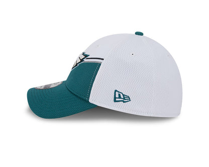 Philadelphia Eagles New Era 2023 Sideline 39THIRTY Flex Hat - White/Midnight Green - Pro League Sports Collectibles Inc.