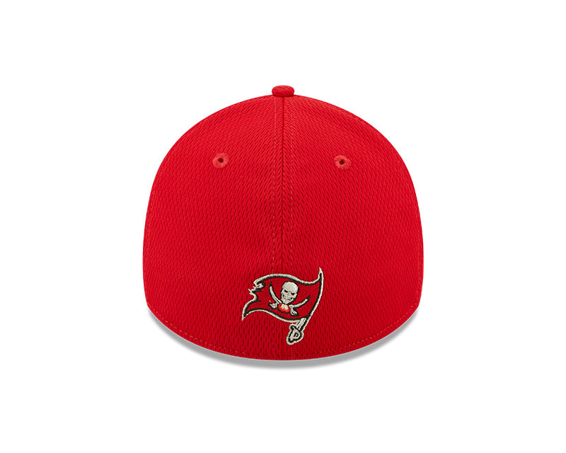 Tampa Bay Buccaneers 2022 Sideline 39THIRTY Coaches Flex Hat - Pro League Sports Collectibles Inc.