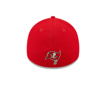 Tampa Bay Buccaneers 2022 Sideline 39THIRTY Coaches Flex Hat - Pro League Sports Collectibles Inc.