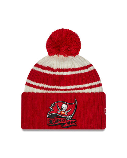 Tampa Bay Buccaneers New Era 2022 Sideline - Sport Cuffed Pom Knit Hat - Cream/Red - Pro League Sports Collectibles Inc.