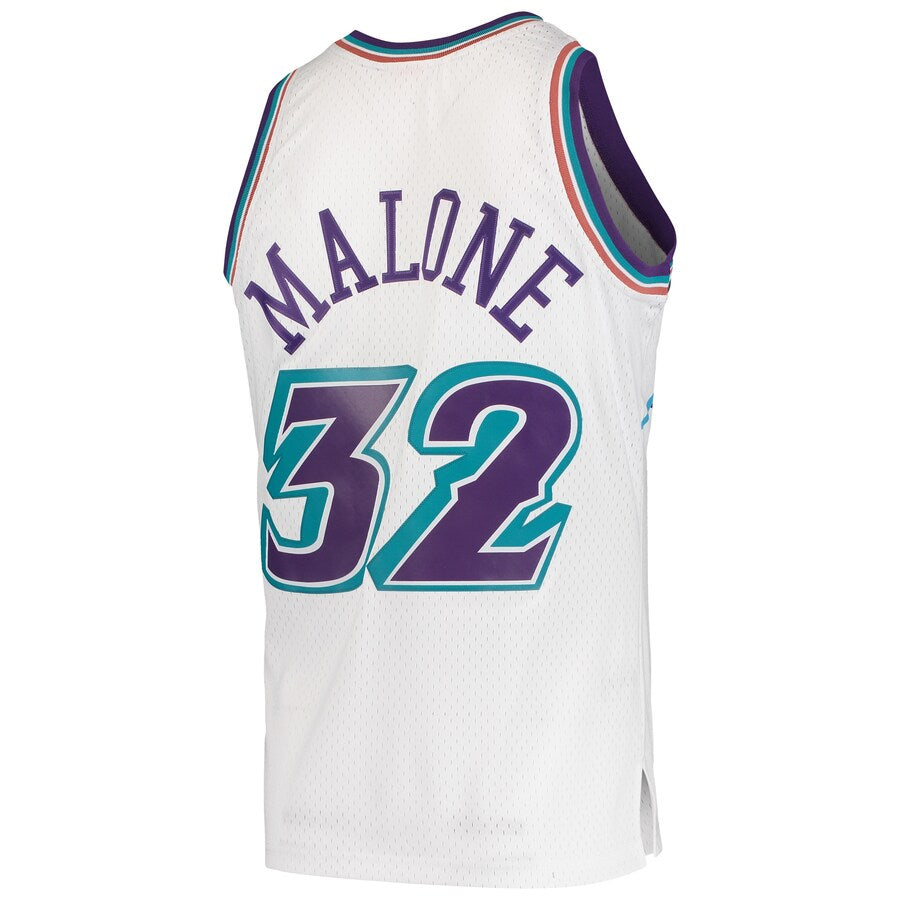 Karl Malone #32 Utah Jazz Mitchell & Ness 1996-97 Hardwood Classic Swingman Jersey - White - Pro League Sports Collectibles Inc.