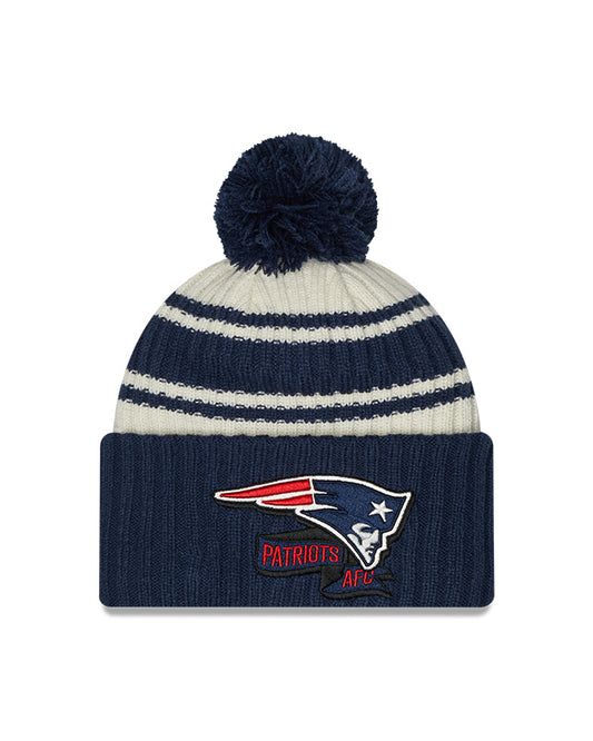 New England Patriots New Era 2022 Sideline - Sport Cuffed Pom Knit Hat - Cream/Navy - Pro League Sports Collectibles Inc.