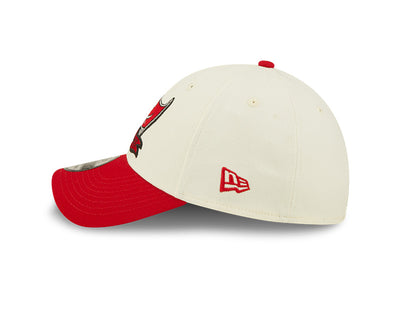 Tampa Bay Buccaneers 2022 Sideline New Era Cream/Red - 39THIRTY 2-Tone Flex Hat - Pro League Sports Collectibles Inc.