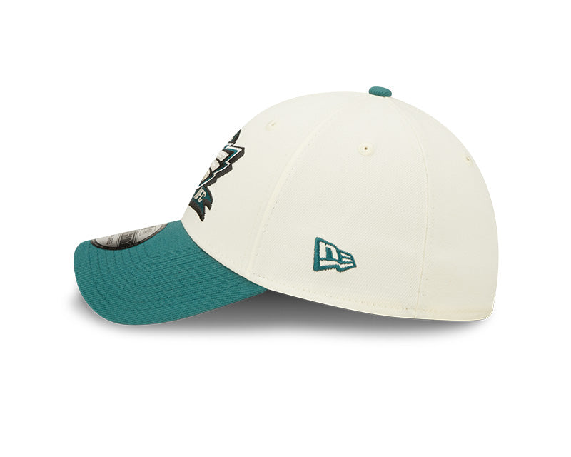 Men's New Era Cream/Green Philadelphia Eagles 2022 Sideline Low Profile  59FIFTY Fitted Hat